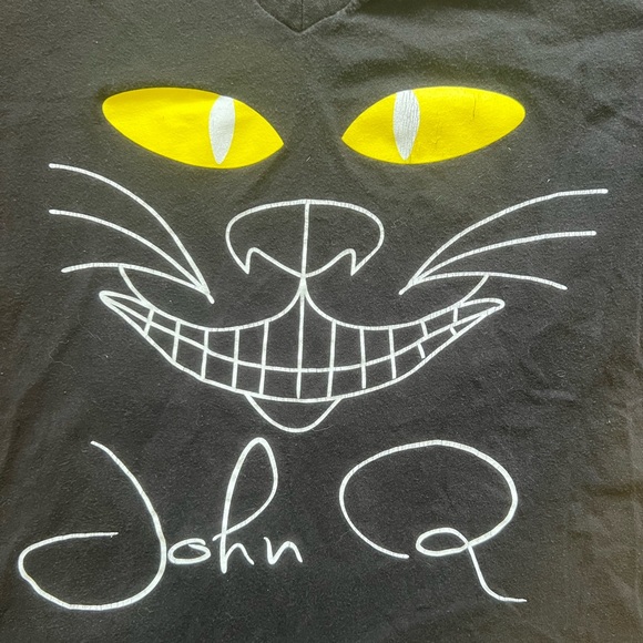 John Q Cheshire Cat Graphic V-Neck - Picture 2 of 5